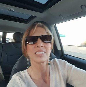 Meet your Posher, Carla